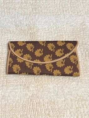 SIGNARE Jane Austin’s Oak pattern clutch 8” X 4” WALLET 3161